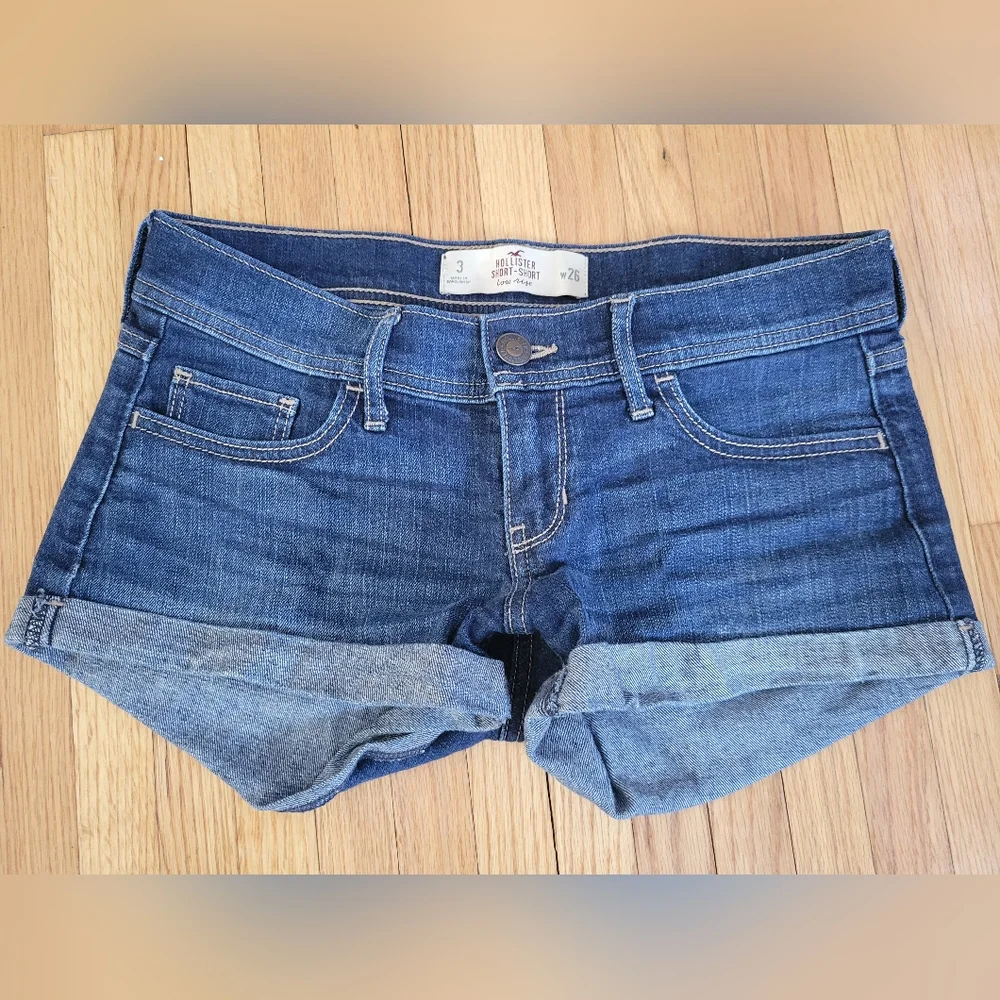 Hollister Short-Short Low-Rise Jean Shorts - Picture 1 of 3